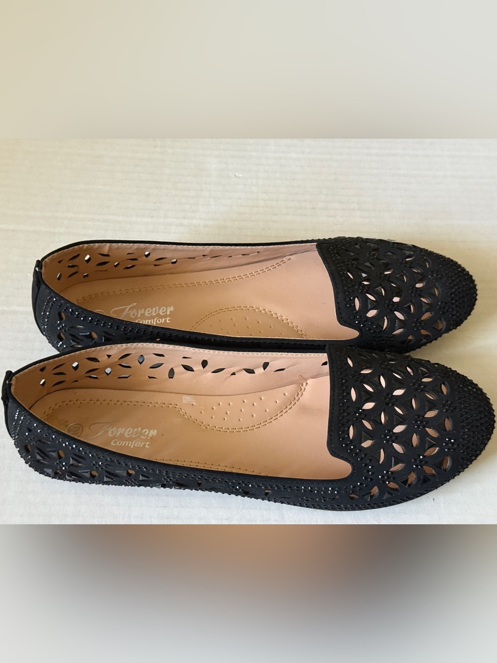 Forever Comfort Black Ballet Flats Rhinestones + Cutouts Cushioned Women's Sz 10